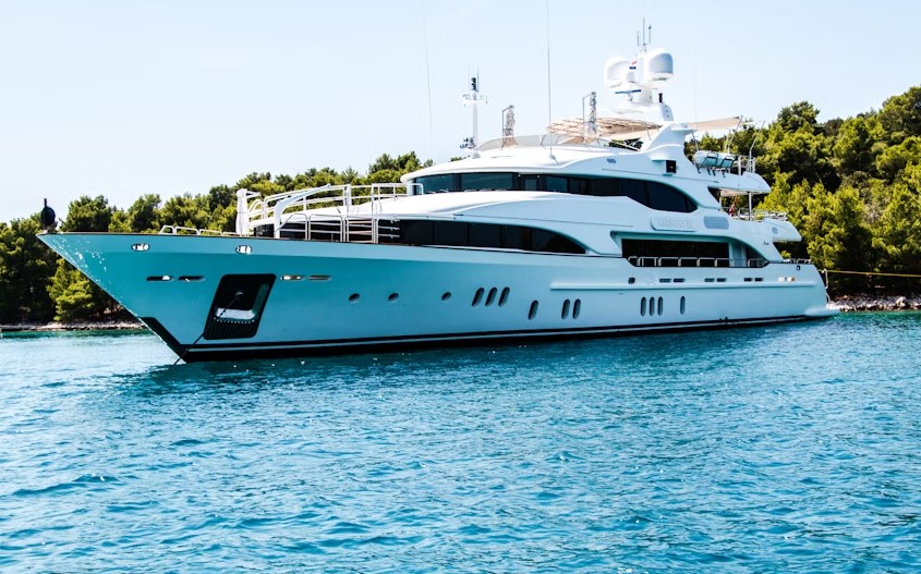 Best Private Yacht Rental Companies In Fujairah.jpg