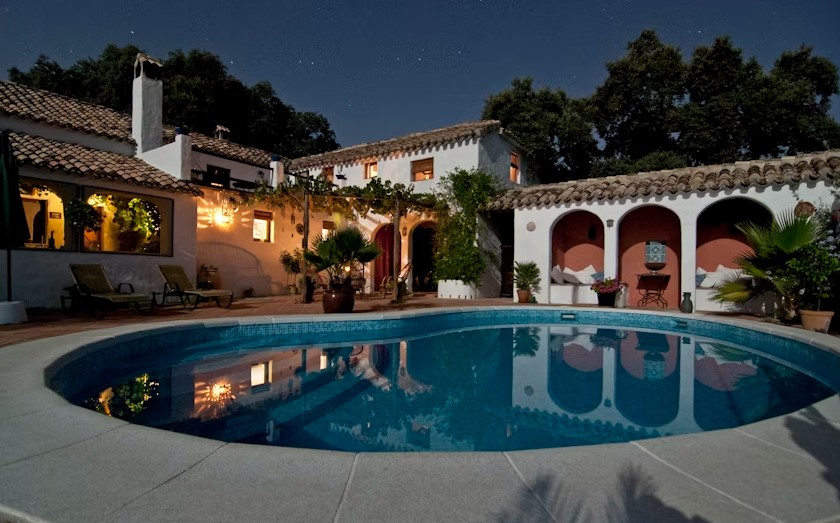 Luxury Villas Rental Companies In The Pearl Qatar.jpg